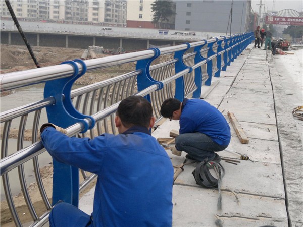 长寿不锈钢桥梁护栏除锈维护的重要性及其方法