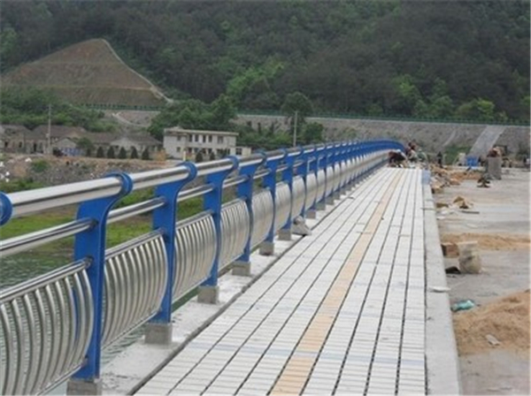 长寿不锈钢桥梁护栏是一种什么材质的护栏